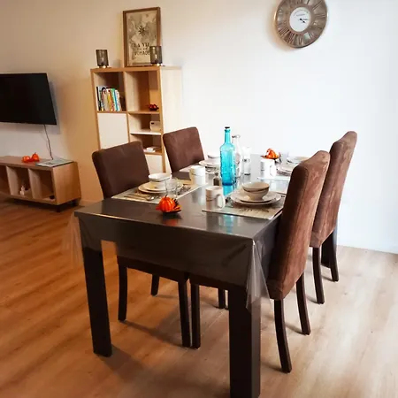 Le Cypres - 2 A 4 Personnes - Appartement Avec Balcon - Stationnement Libre Et Gratuit - Proche Du Polygone Beziers Exterior photo