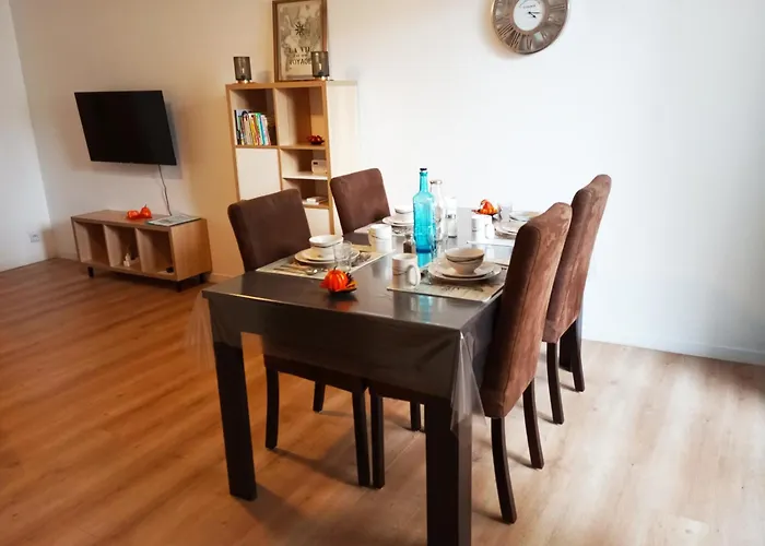 Le Cypres - 2 A 4 Personnes - Appartement Avec Balcon - Stationnement Libre Et Gratuit - Proche Du Polygone