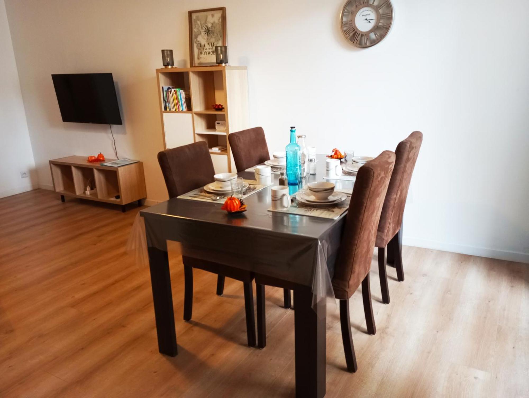 Le Cypres - 2 A 4 Personnes - Avec Balcon - Stationnement Libre Et Gratuit - Proche Du Polygone Apartment