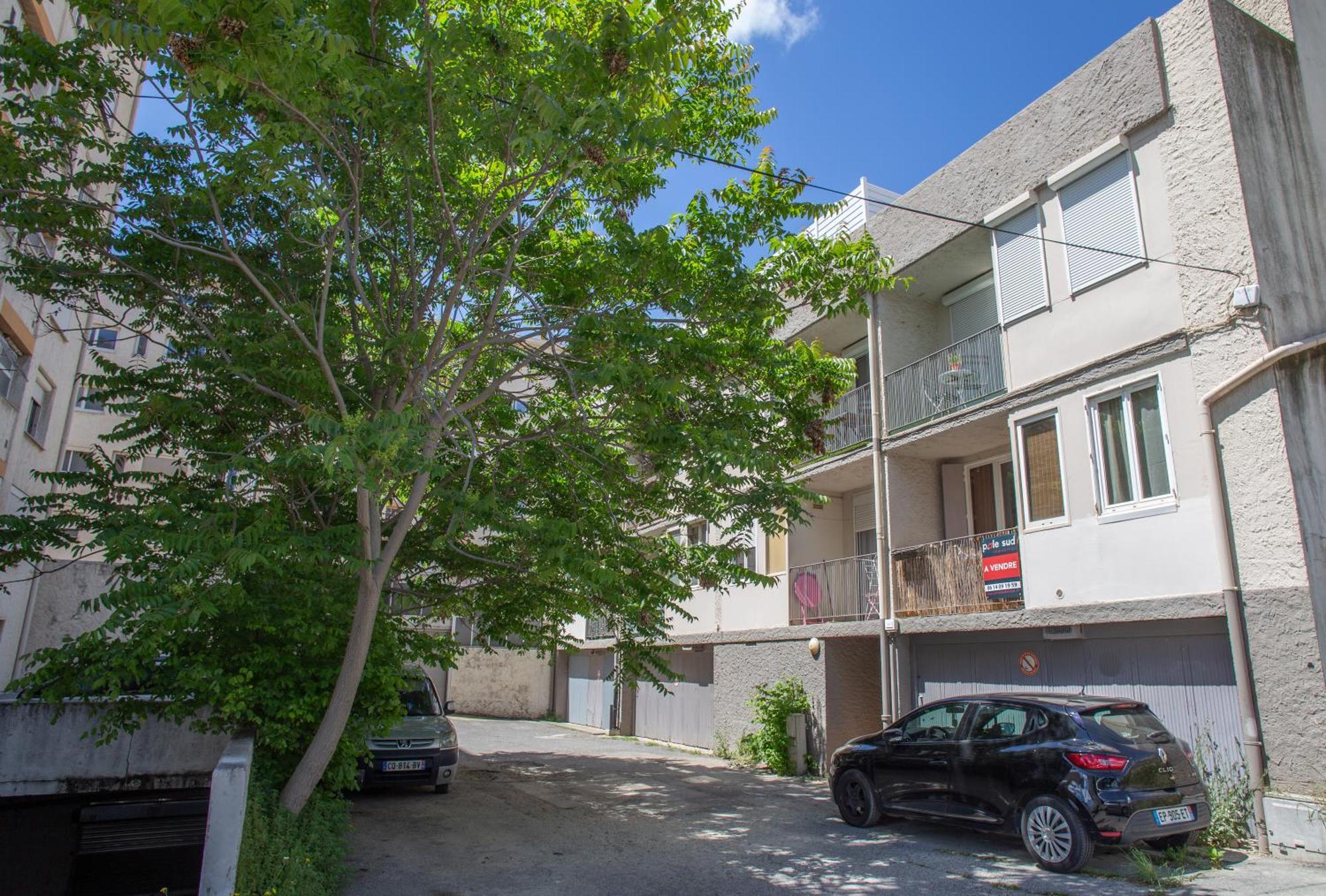Apartment Le Cypres - 2 A 4 Personnes - Avec Balcon - Stationnement Libre Et Gratuit - Proche Du Polygone *