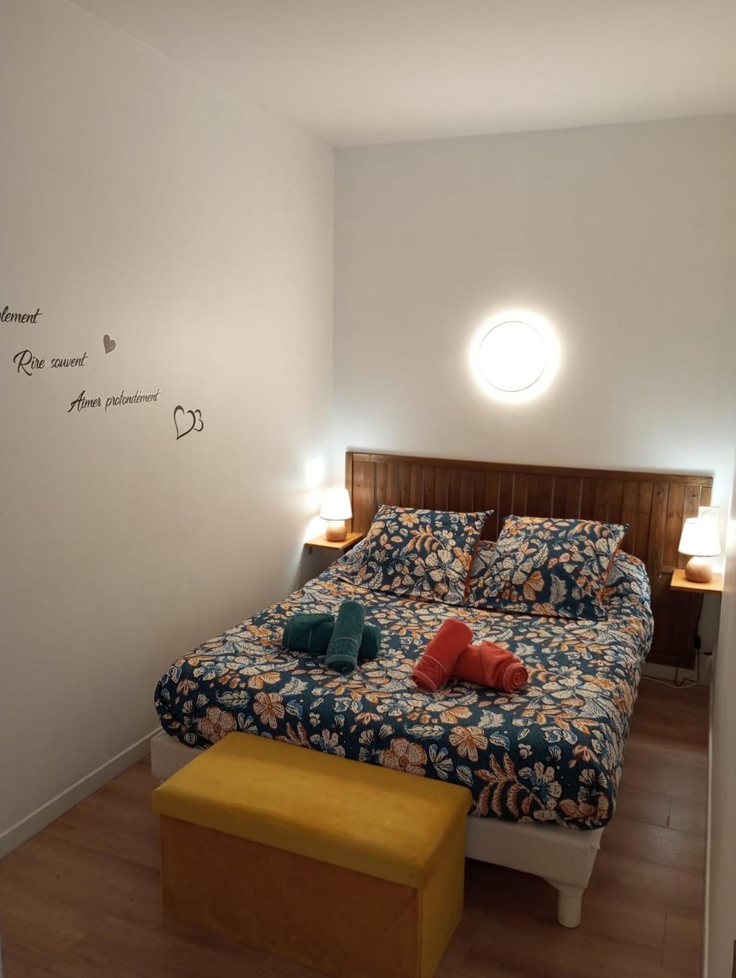 Apartment Le Cypres - 2 A 4 Personnes - Avec Balcon - Stationnement Libre Et Gratuit - Proche Du Polygone Beziers